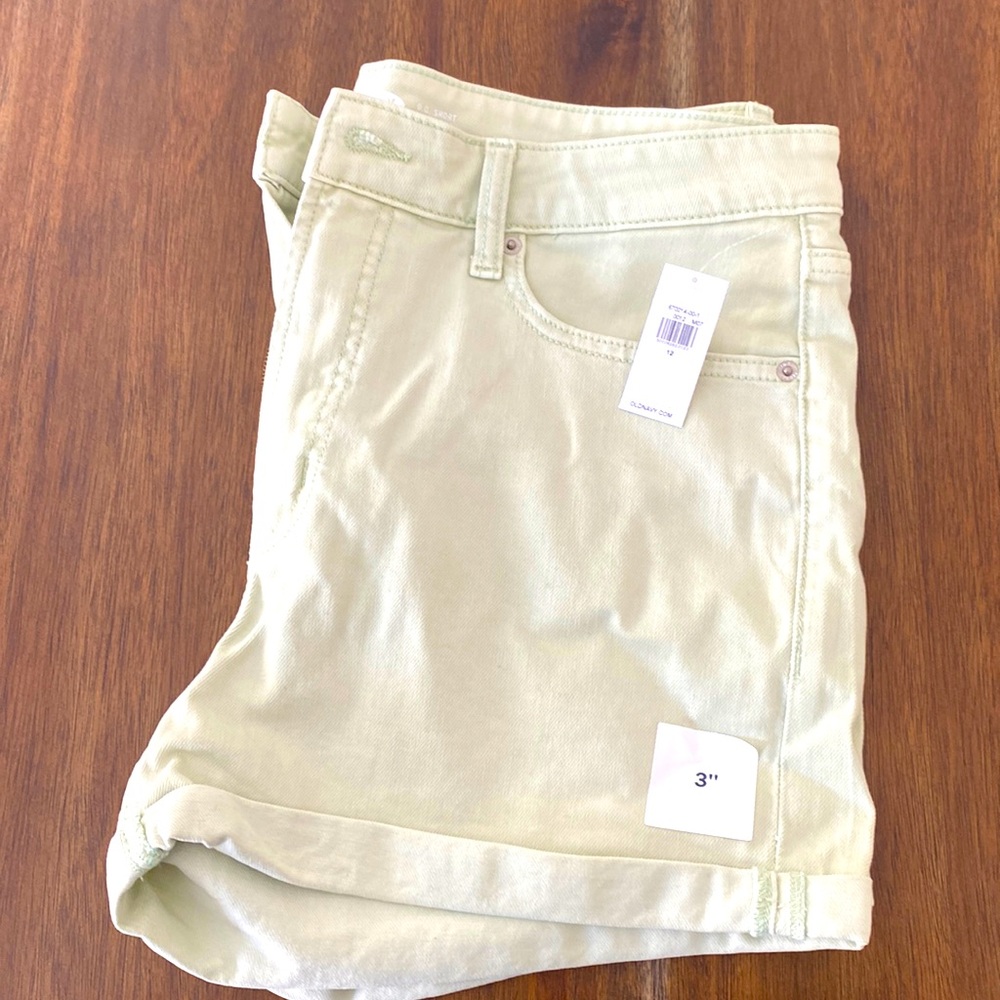 Old Navy High Rise 3” Shorts
